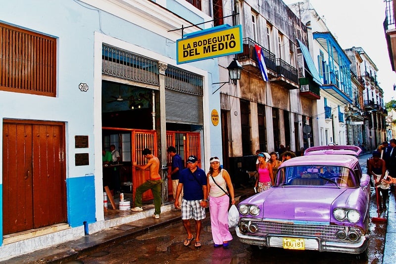 La Bodeguita del Medio es un lugar turístico por excelencia en La Habana