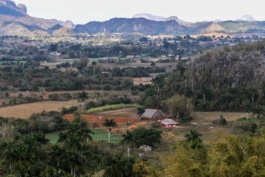 Visitar el El valle de Viñales es otra de las cosas que debes hacer si viajas a Cuba