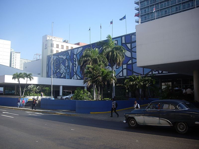 Acceso al Hotel Habana Libre