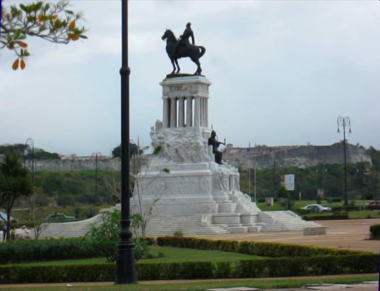 Monumento a Máximo Gómez, uno de los 3 héroes a caballo de La Habana