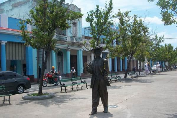 Estatua de Benny Moré en Cienfuegos