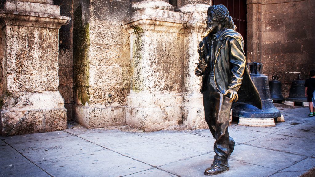 Estatuas de Cuba - Caballero de paris