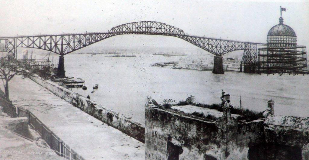 El puente sobre la bahía de La Habana se proyectó en muchas momentos, pero la idea nunca se concretó.