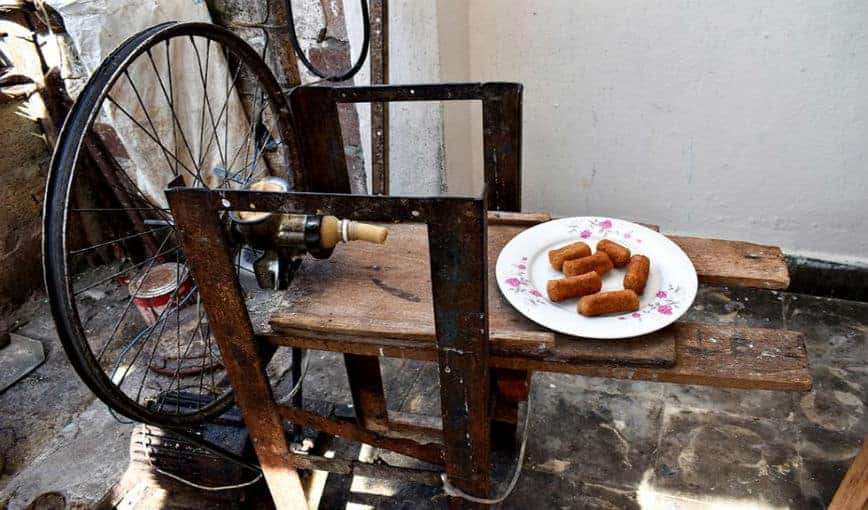 El curioso invento casero de un cubano para producir croquetas en masa y  que estuvieran bonitas para vender (+ Fotos) - Todo Cuba
