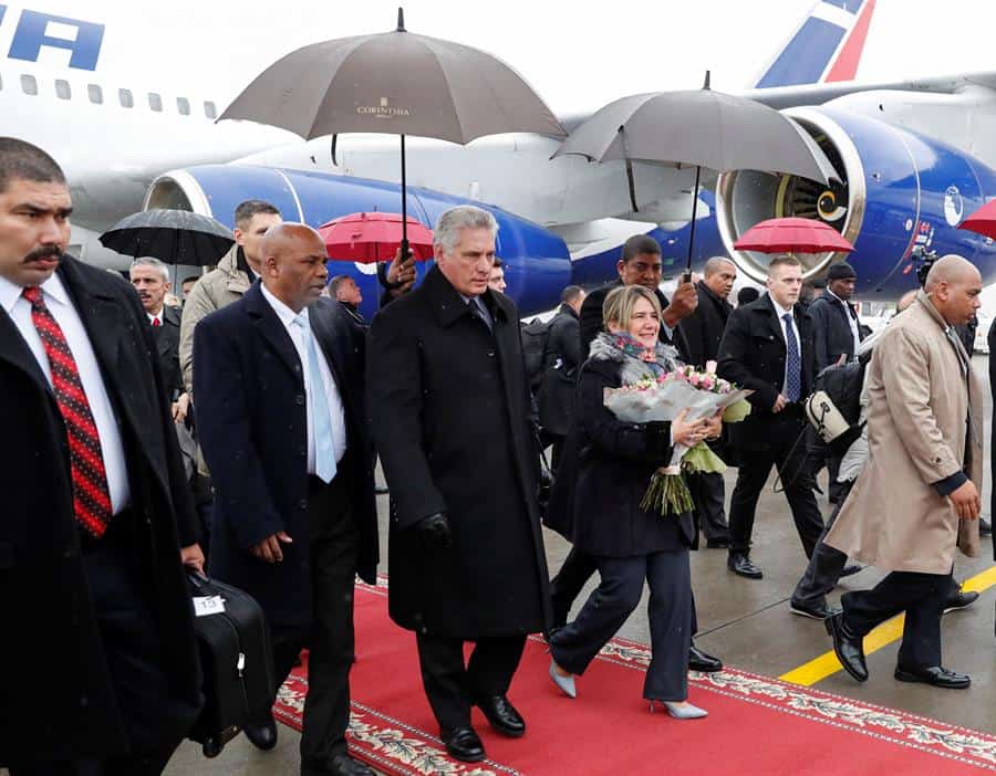 Díaz-Canel llega a San Petersburgo, primera etapa de su visita a Rusia