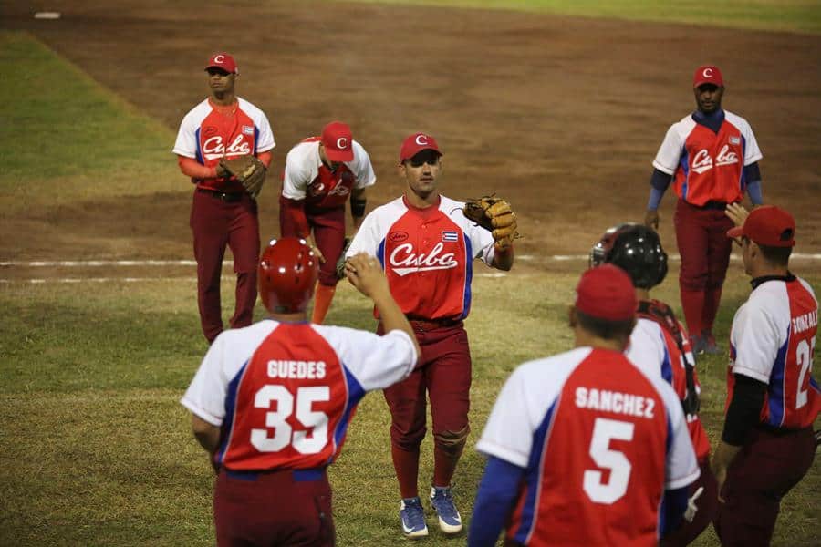 Cuba noquea a Honduras 13-1 en cierre del grupo B en Panamericano de Béisbol