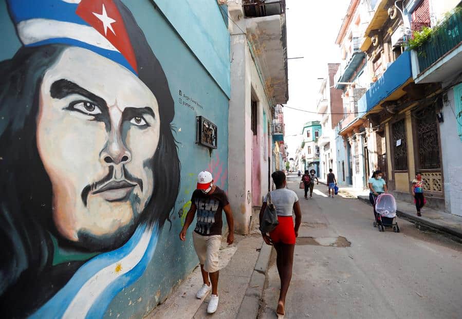 Cuba sufre una nueva ola de contagios por COVID-19
