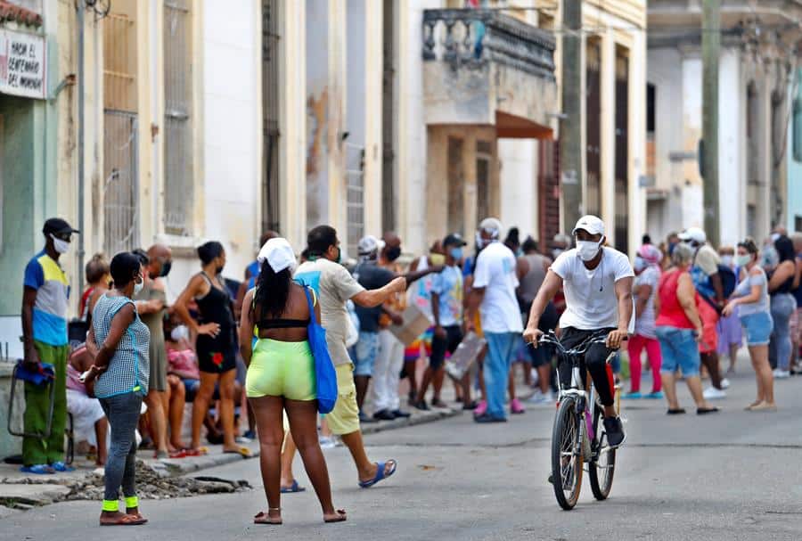 Cuba suma otros 56 casos de COVID-19, la mayoría en La Habana