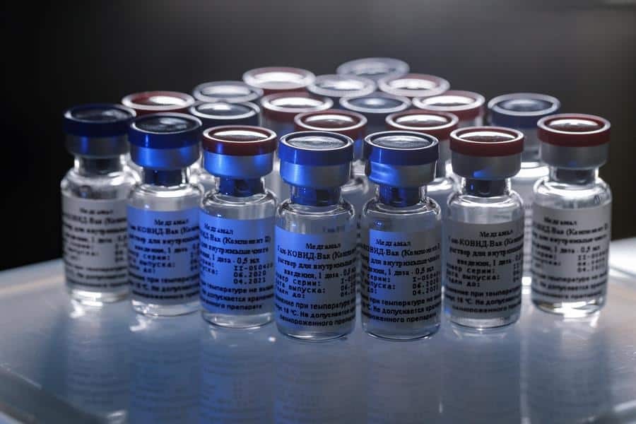 Rusia produce el primer lote de su vacuna Spútnik V