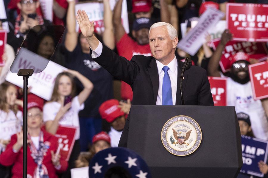 Mike Pence corteja el voto de los latinos en Orlando