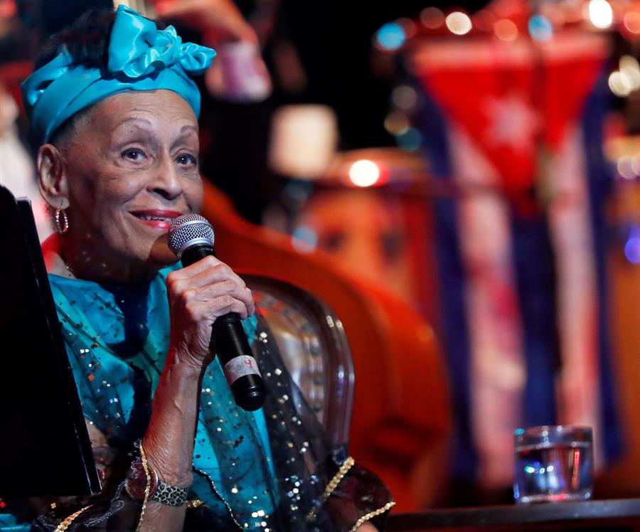Omara Portuondo celebra 90 años desde el escenario