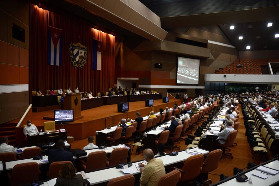 Parlamento cubano celebra su primer pleno desde el inicio de la pandemia