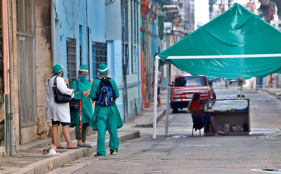 Casos activos de COVID-19 siguen bajando en Cuba