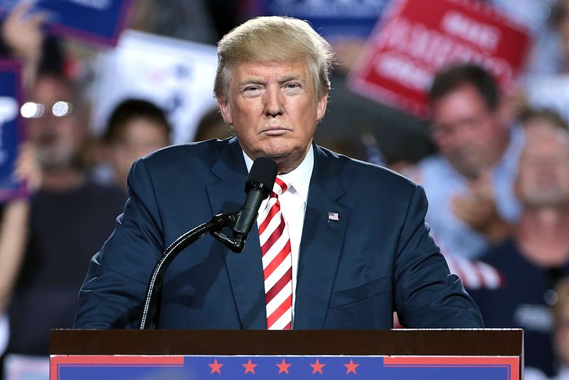 Donald Trump busca revertir las encuestas al final de la campaña