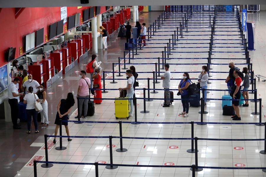 El aeropuerto de La Habana reabre tras 8 meses cerrado por la pandemia