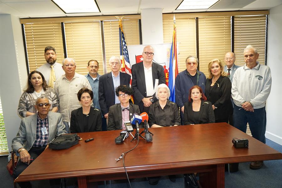 Exiliados reclaman liberación de cinco presos políticos en Cuba