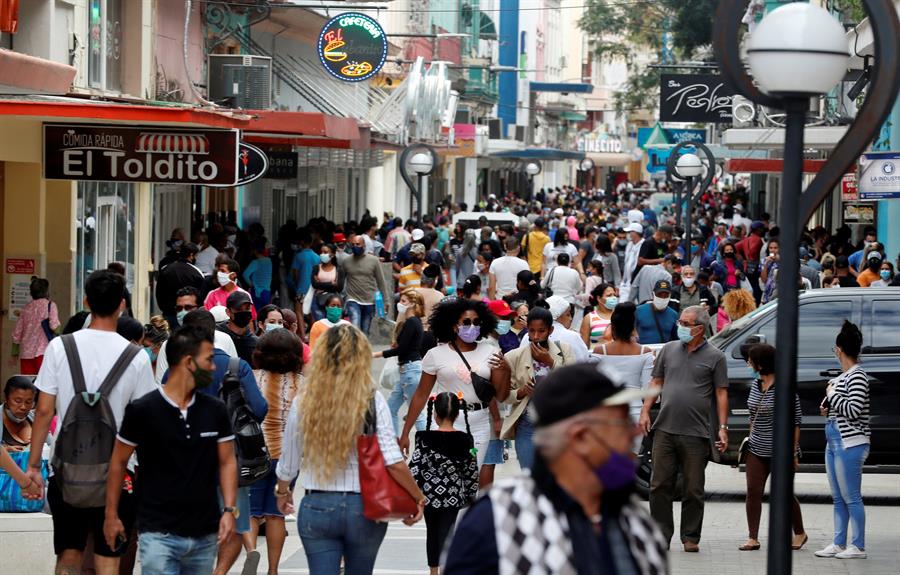 Cuba rompe su récord de casos por segundo día y decretan retroceso de la desescalada