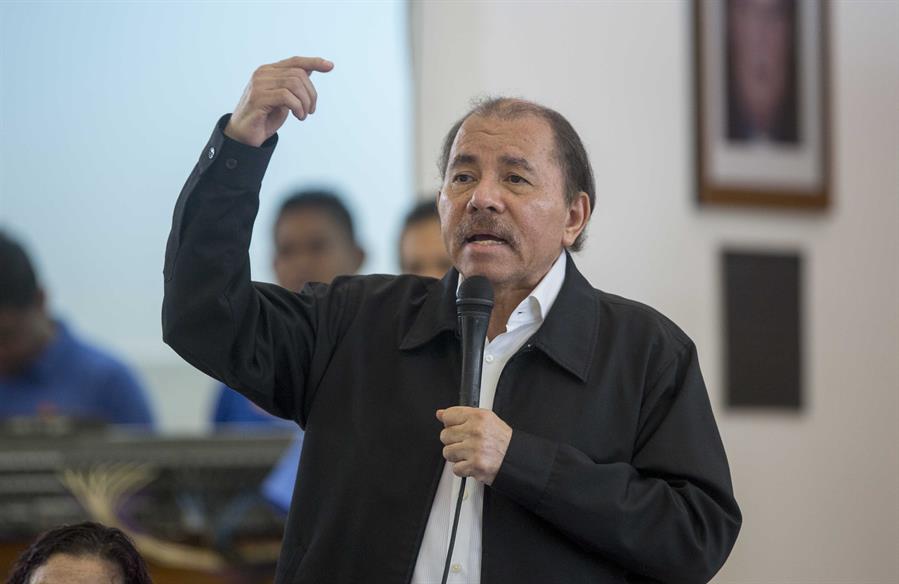 Ortega saluda a Cuba por aniversario de la Revolución