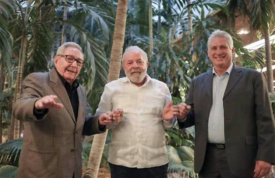Raúl Castro y Díaz-Canel reciben a Lula en La Habana