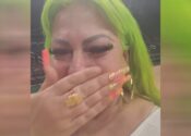 La Diosa de Cuba se emociona hasta las lágrimas al visitar el sitio de su primer concierto en Miami