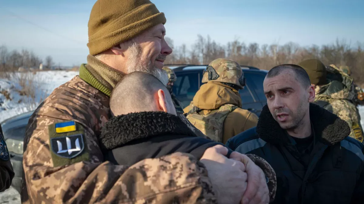 Rusia y Ucrania realizan su primer intercambio de prisioneros de guerra ...