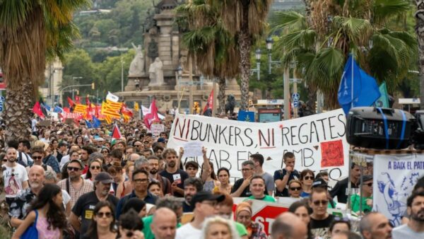 Protestas contra el turismo masivo en Barcelona, miles de locales se ...