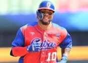 Yoan Moncada jugará con Cuba en el Premier 12